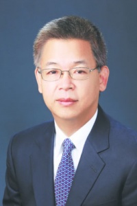 黄益平